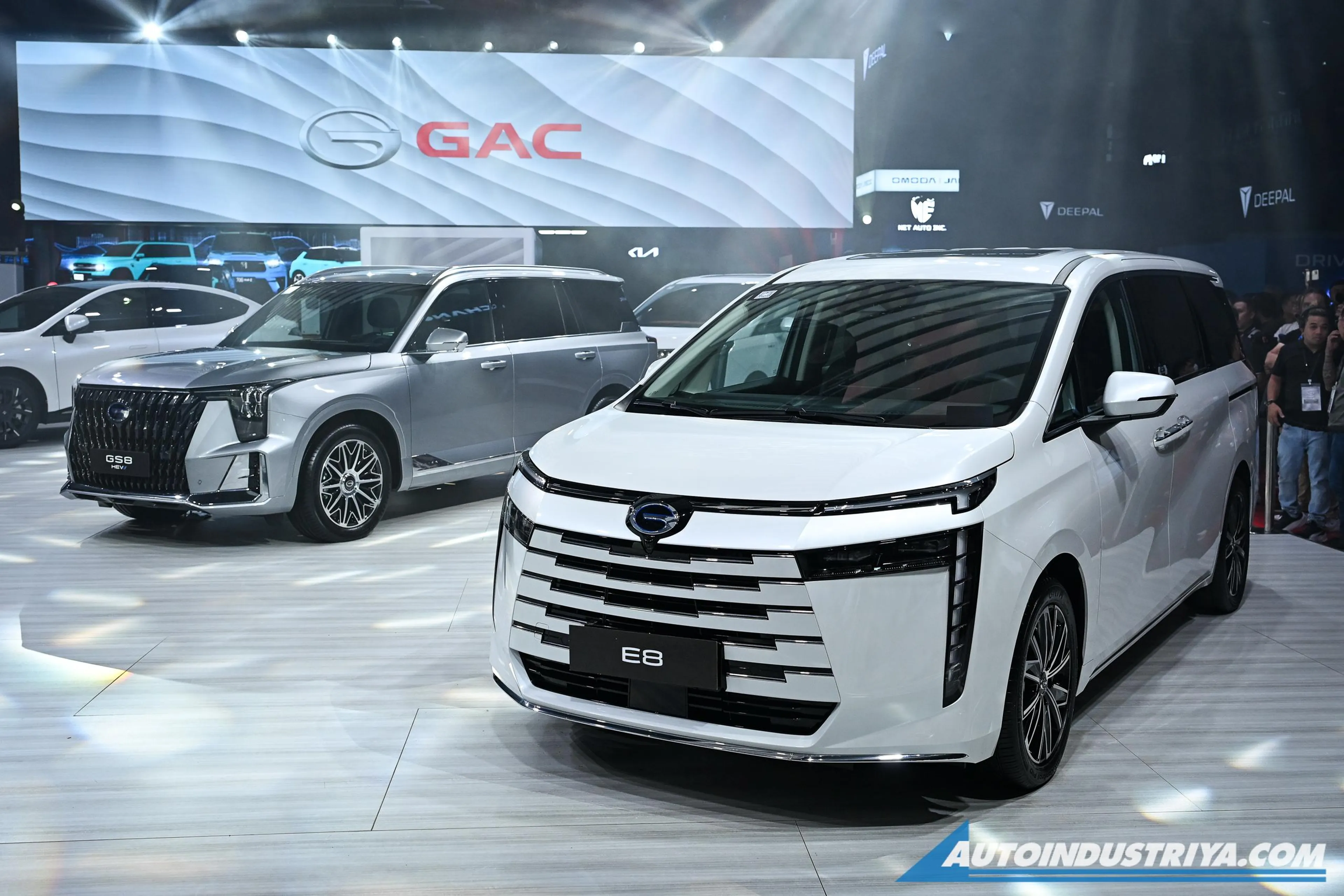 MIAS 2026: GAC PH expands HEV lineup with hybrid GS8 SUV, E8 MPV