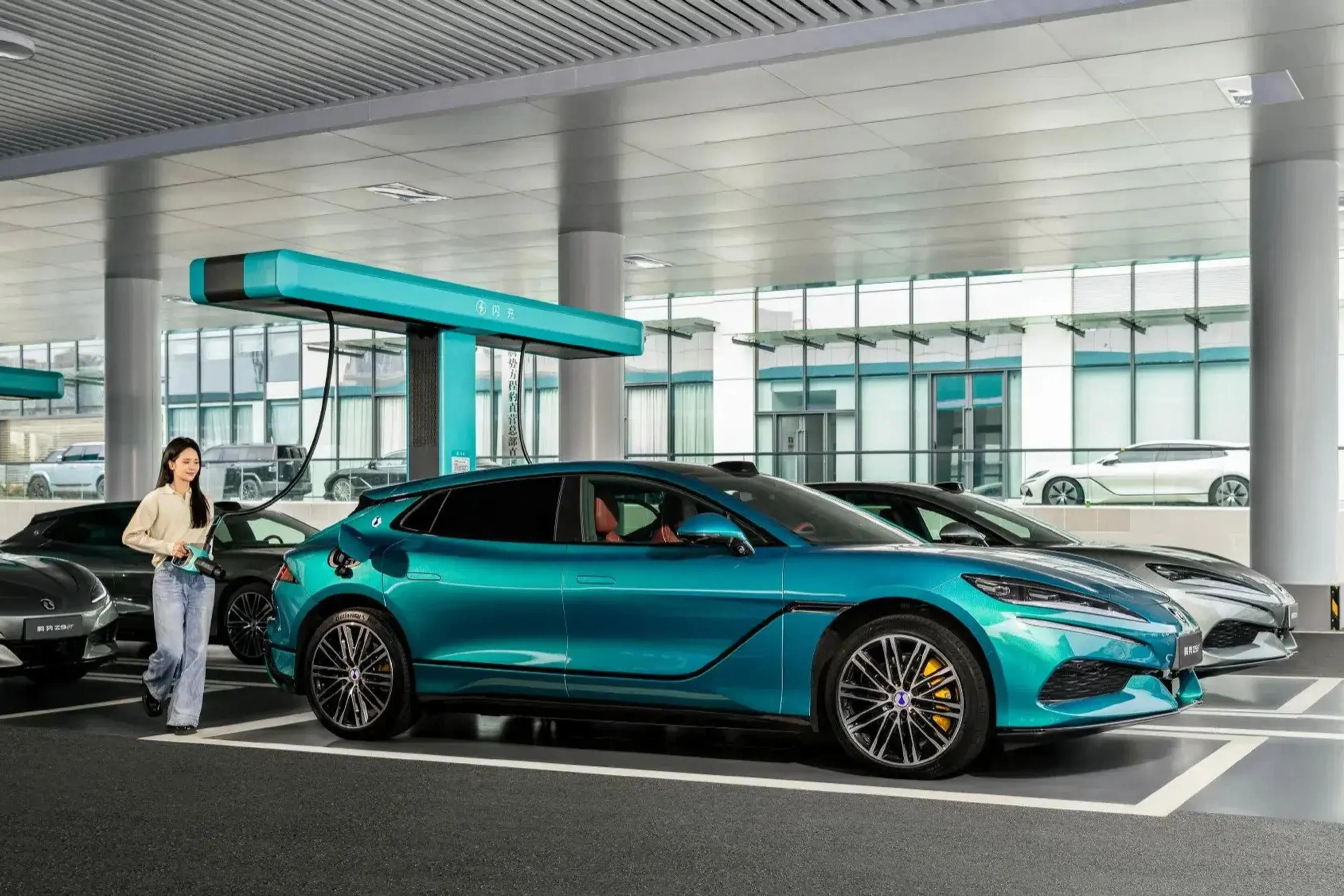 BYD starts rollout of 1,500 kW Flash Chargers in overseas markets