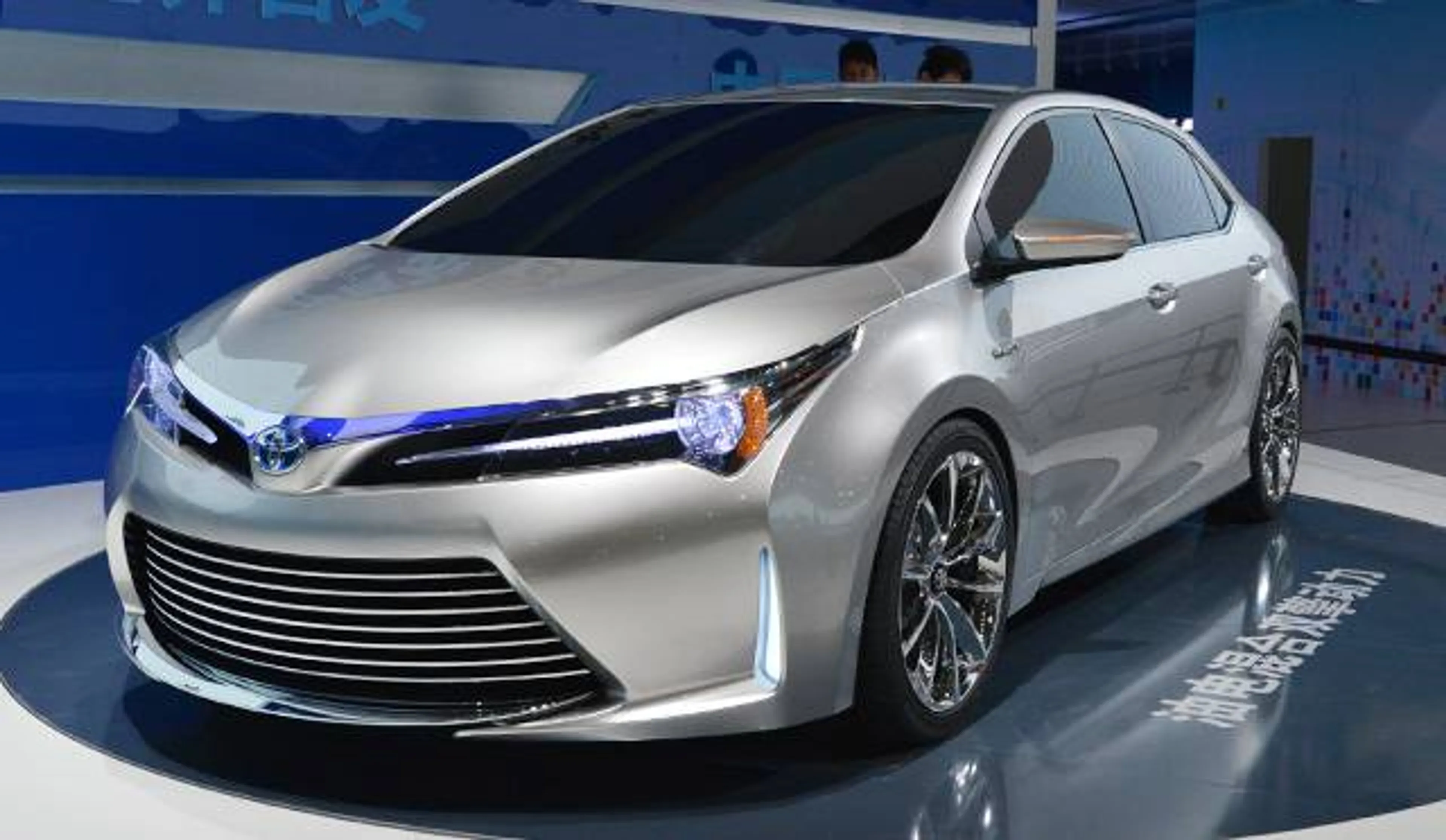 Shanghai 2013: Toyota Yundong Shuangqing II concept hints at next Corolla
