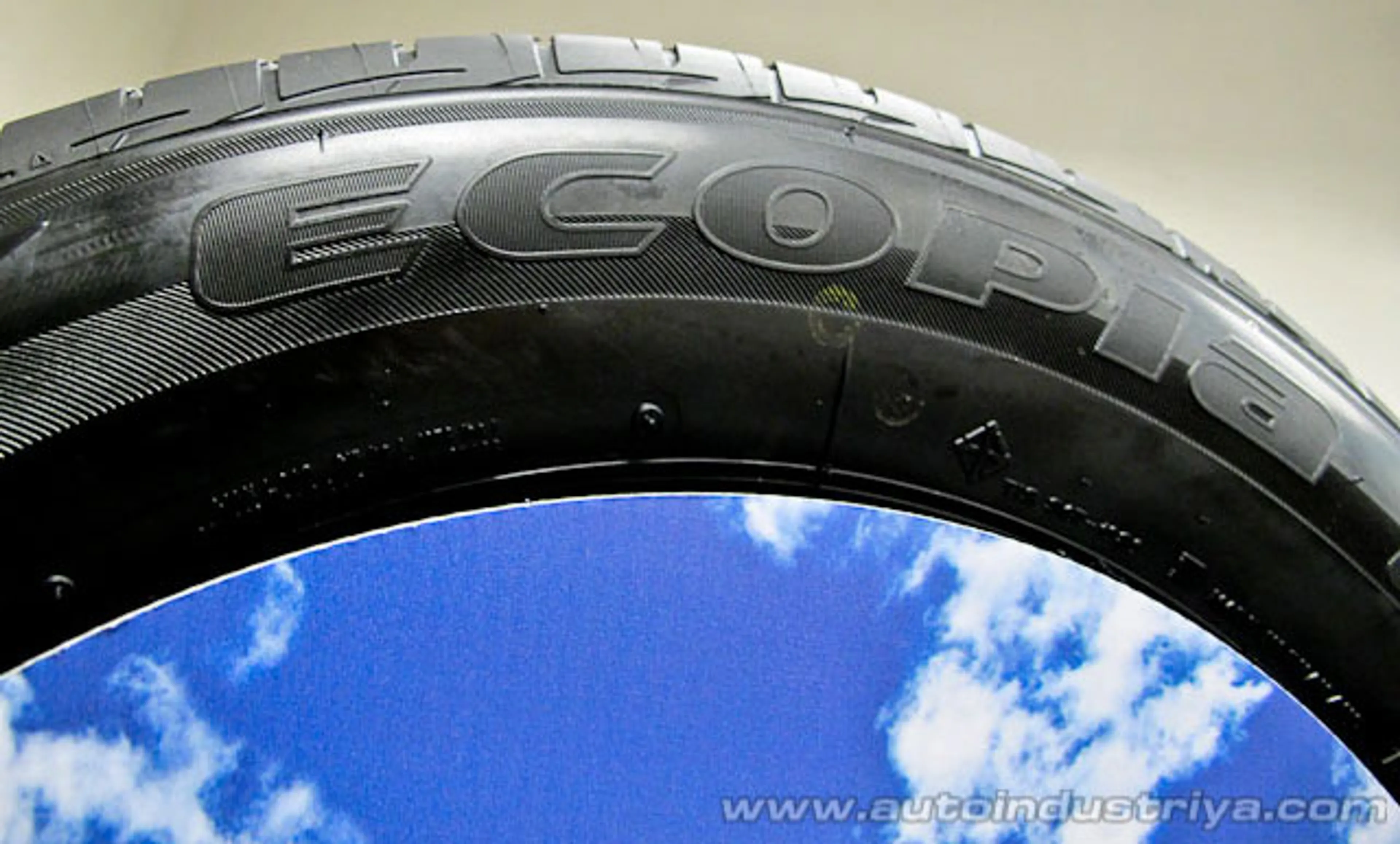 Bridgestone Ecopia: Drive more road