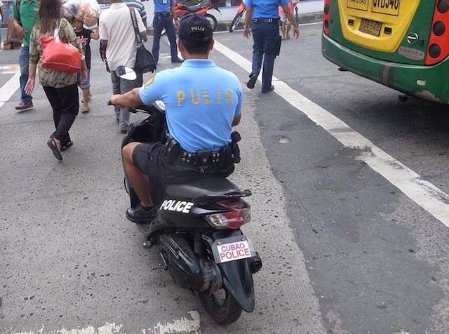 PNP issues memo on cops caught on social media violating traffic laws