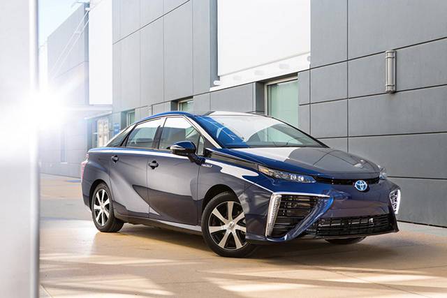 Toyota reveals technology behind the 2016 Mirai