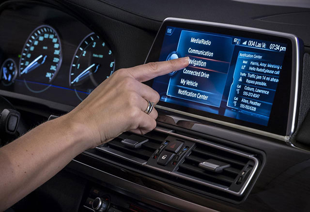 CES 2015: BMW unveils new iDrive & TouchCommand systems