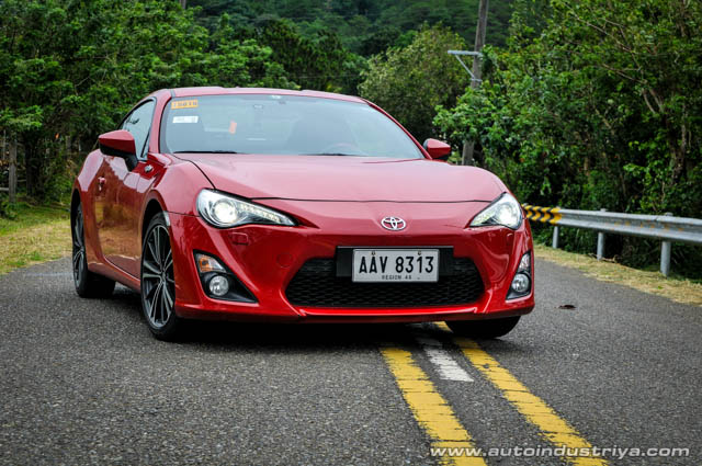 2015 Toyota 86 2.0L 6MT | AutoIndustriya