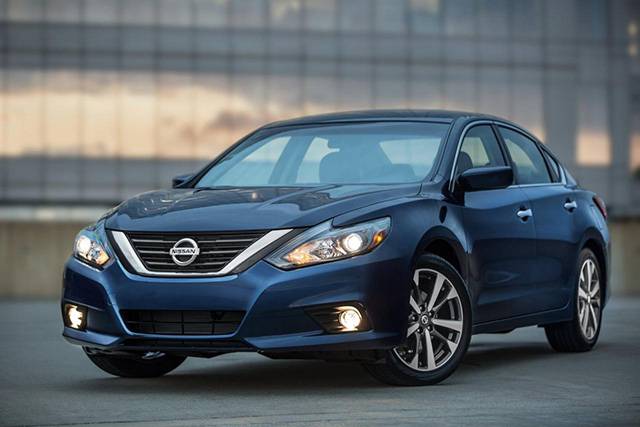 Nissan launches the updated 2016 Altima