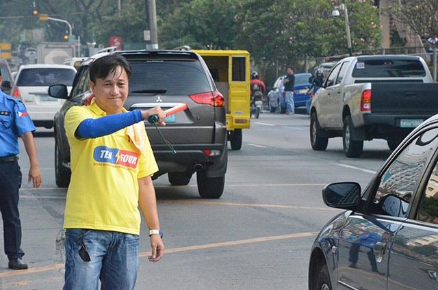 Tolentino: Motorist who filmed MMDA traffic enforcer may be liable for entrapment