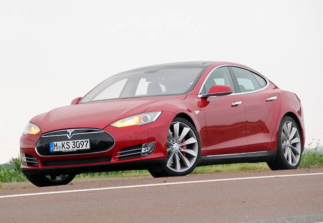 Tesla Version 7 update on the way, adds 'Autopilot'