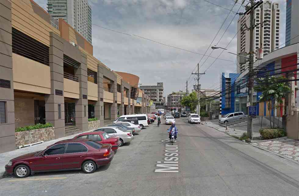 San Juan revises Greenhills street parking rule