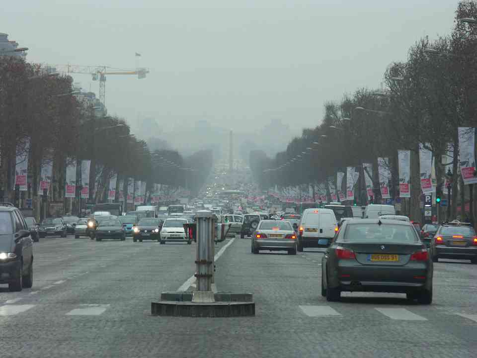 Paris to restrict older cars in the city starting July