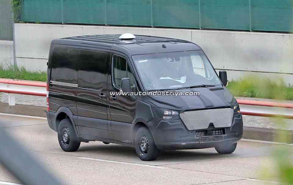Spied: 2018 Mercedes-Benz Sprinter test mule sighted | AutoIndustriya