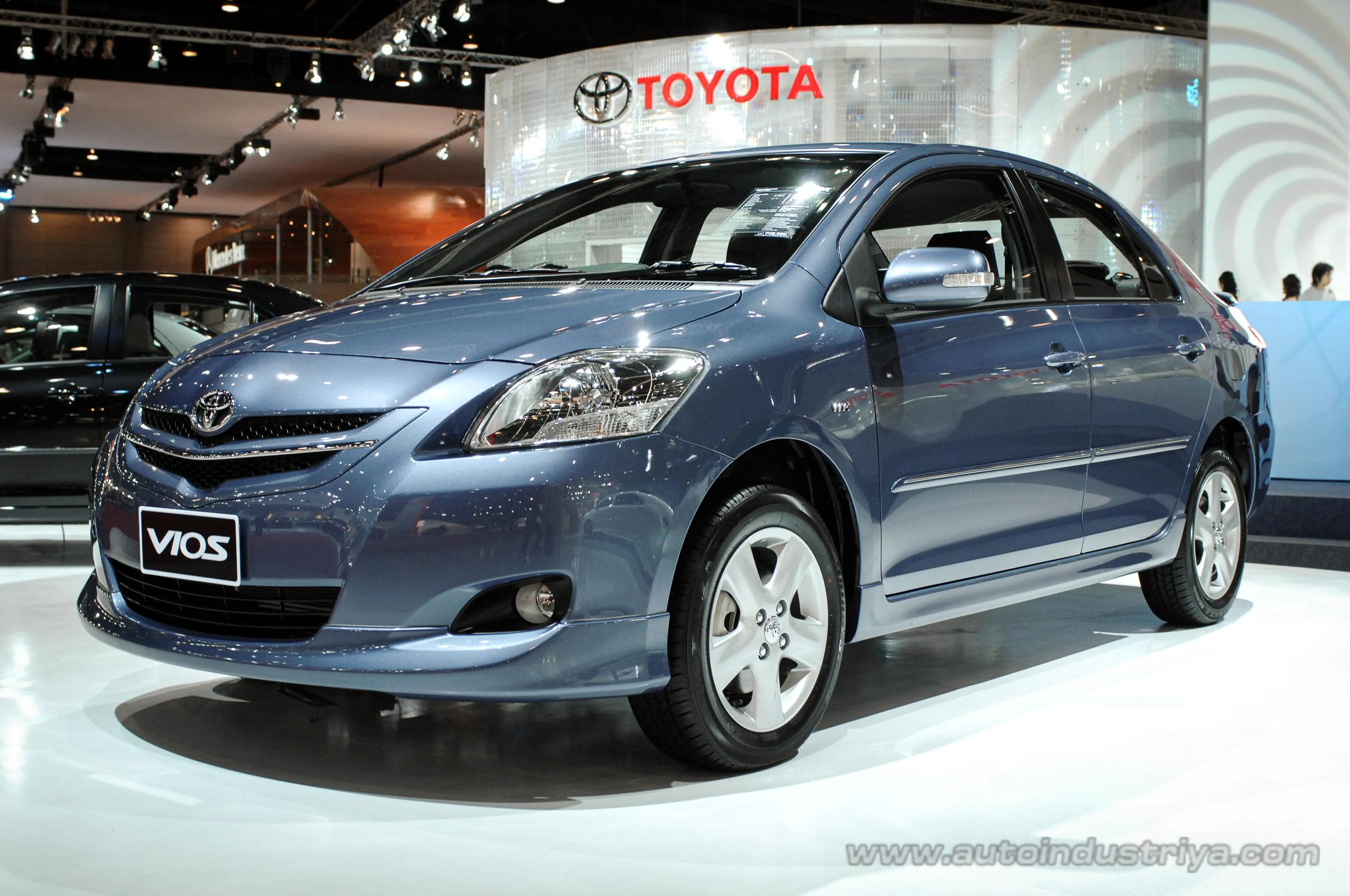 Toyota launches second generation 2007 Vios